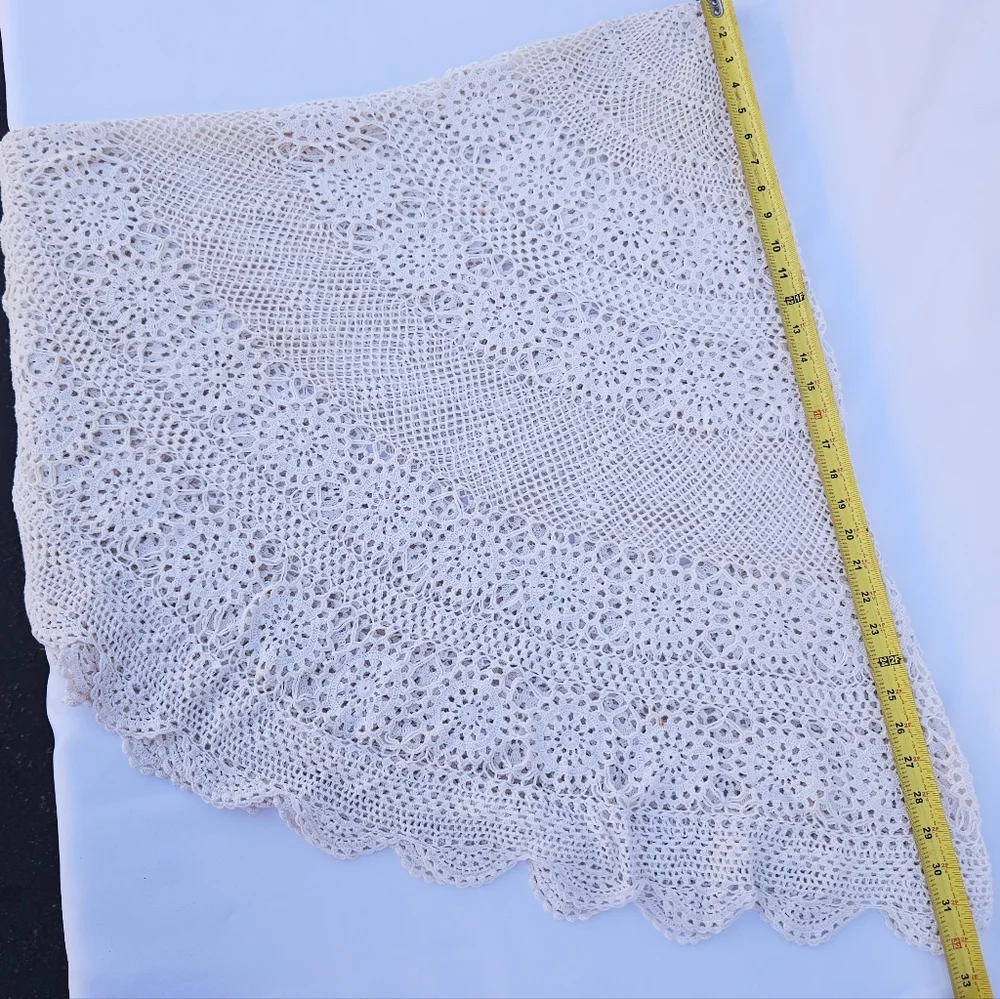 Round Handmade Crochet Lace Tablecloth 64